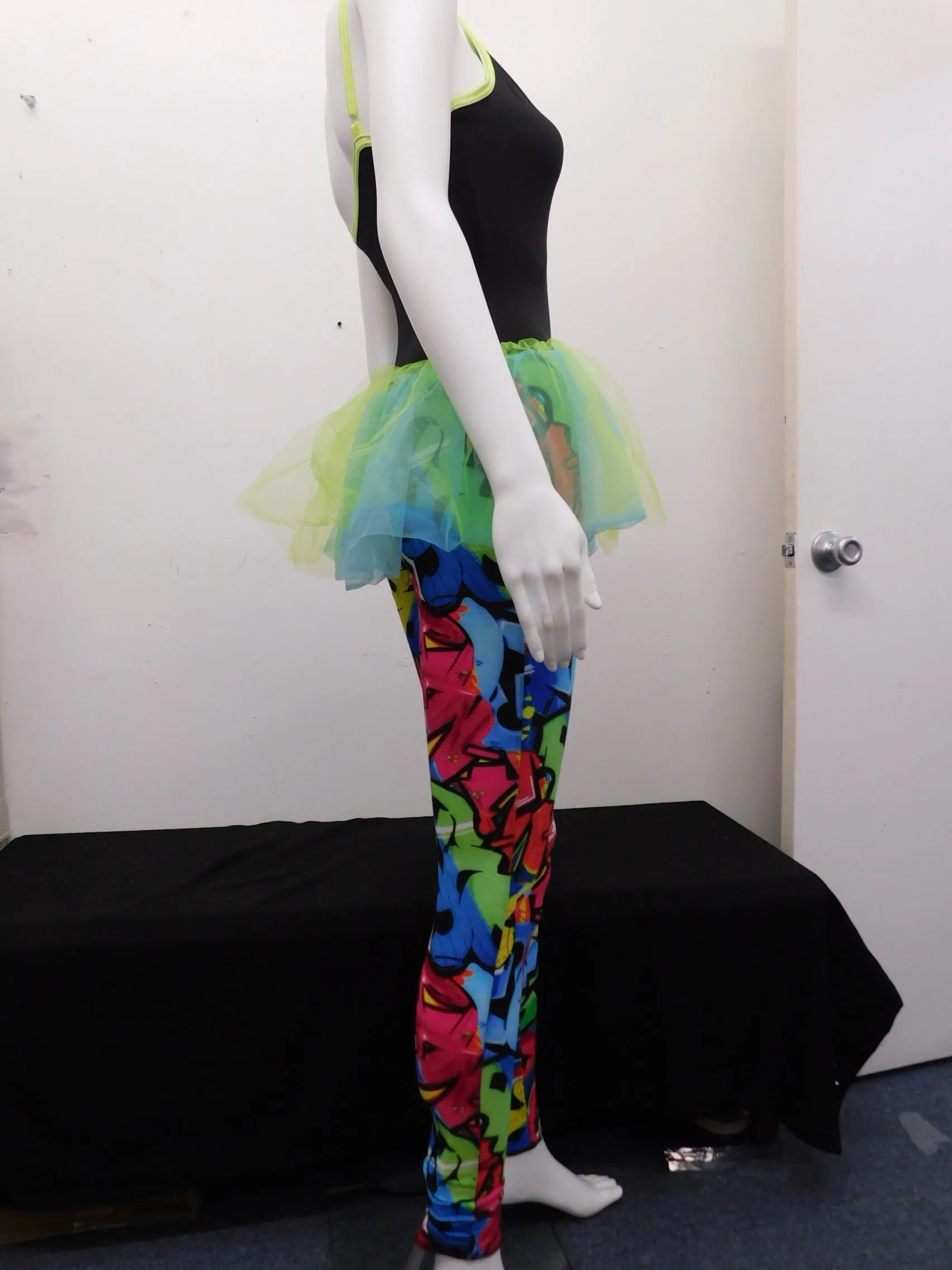 Pre-Owned Costume Curtain Call  E1856 Medium Adult Neon  Hip Hop
