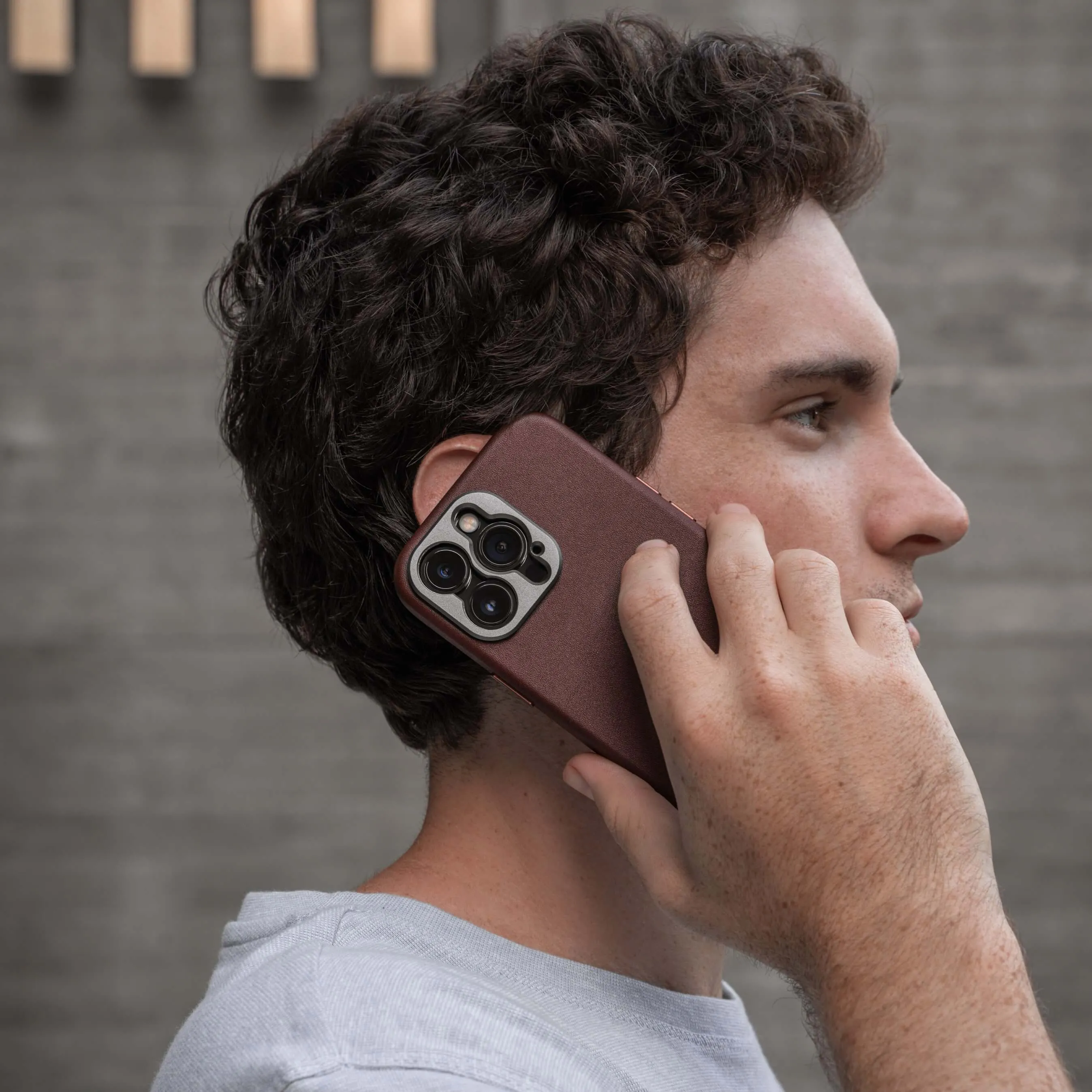 Pro Leather Case - iPhone 13 Pro - Brown