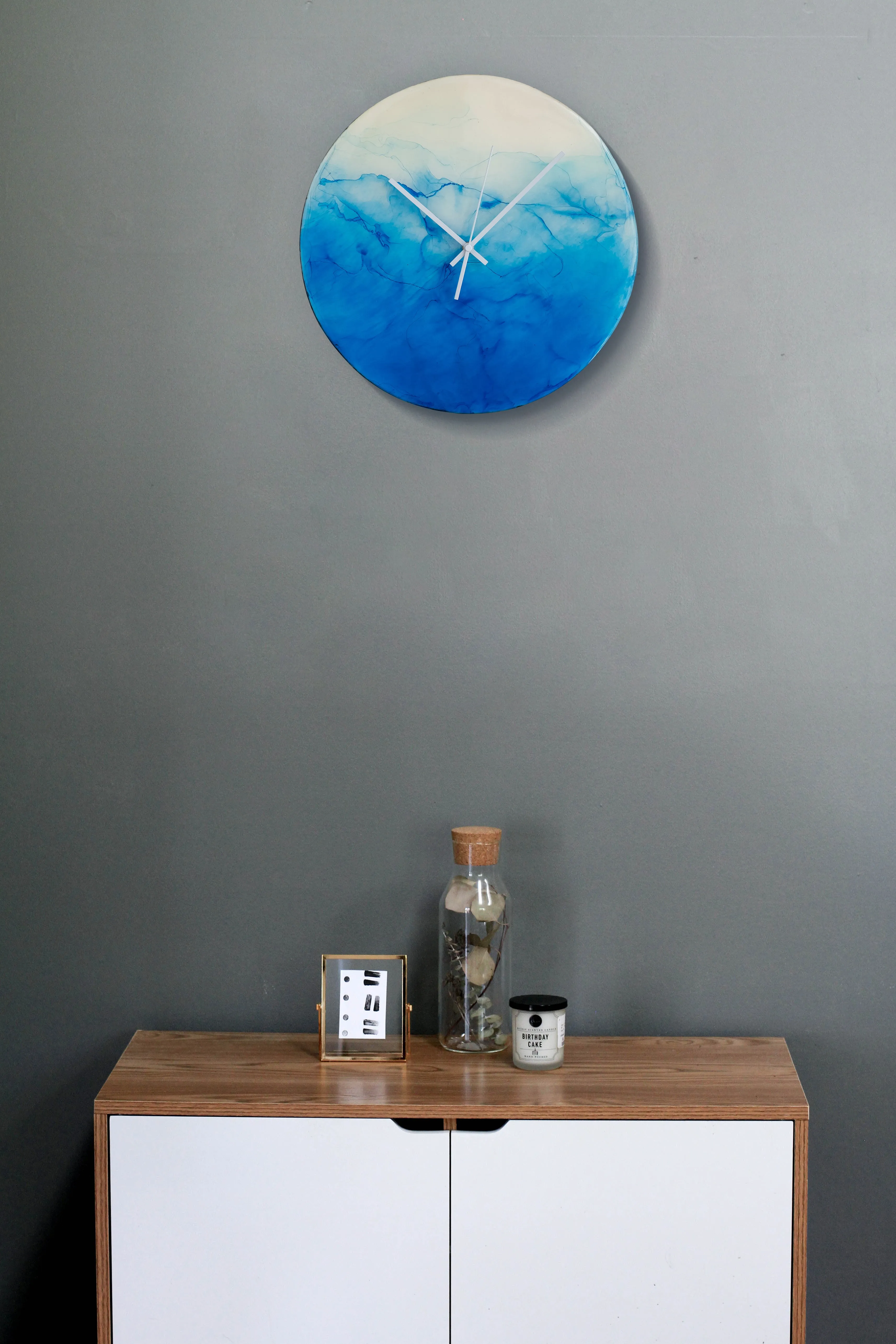Resin Epoxy Blue wall clock 40cm Diameter. HandMade for parashuteHome.