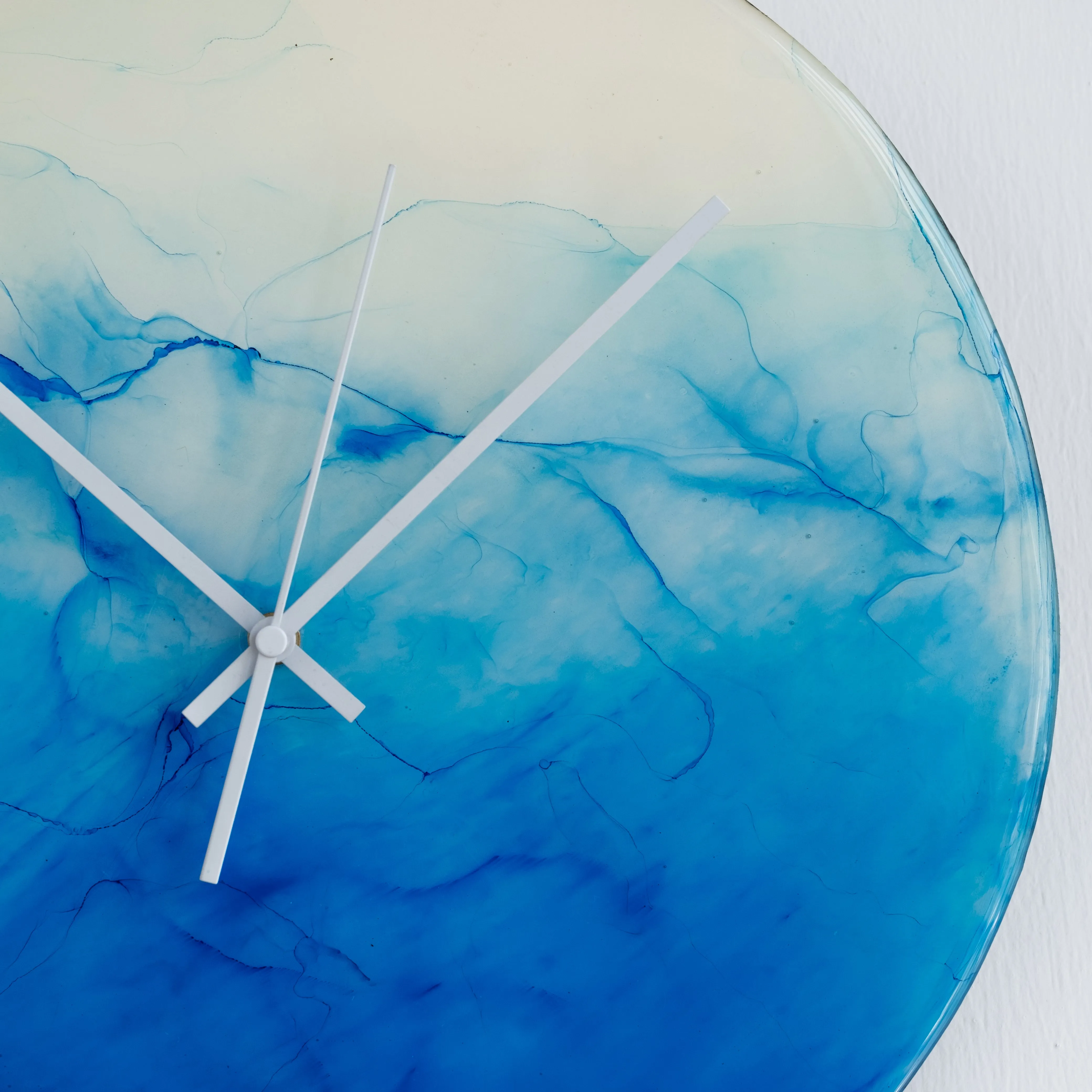 Resin Epoxy Blue wall clock 40cm Diameter. HandMade for parashuteHome.
