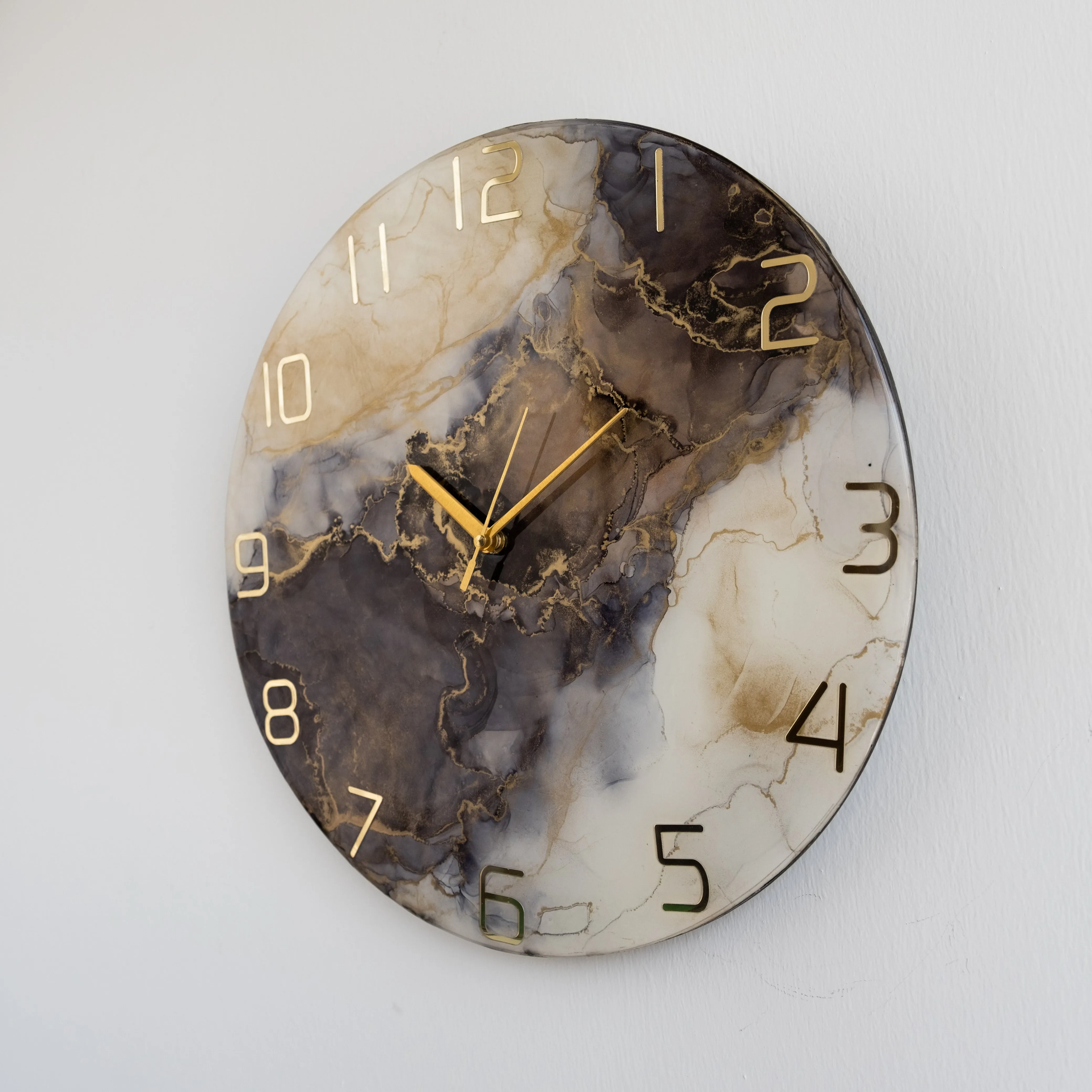 Resin Epoxy Brown and beige wall clock 40cm Diameter. HandMade for parashuteHome.
