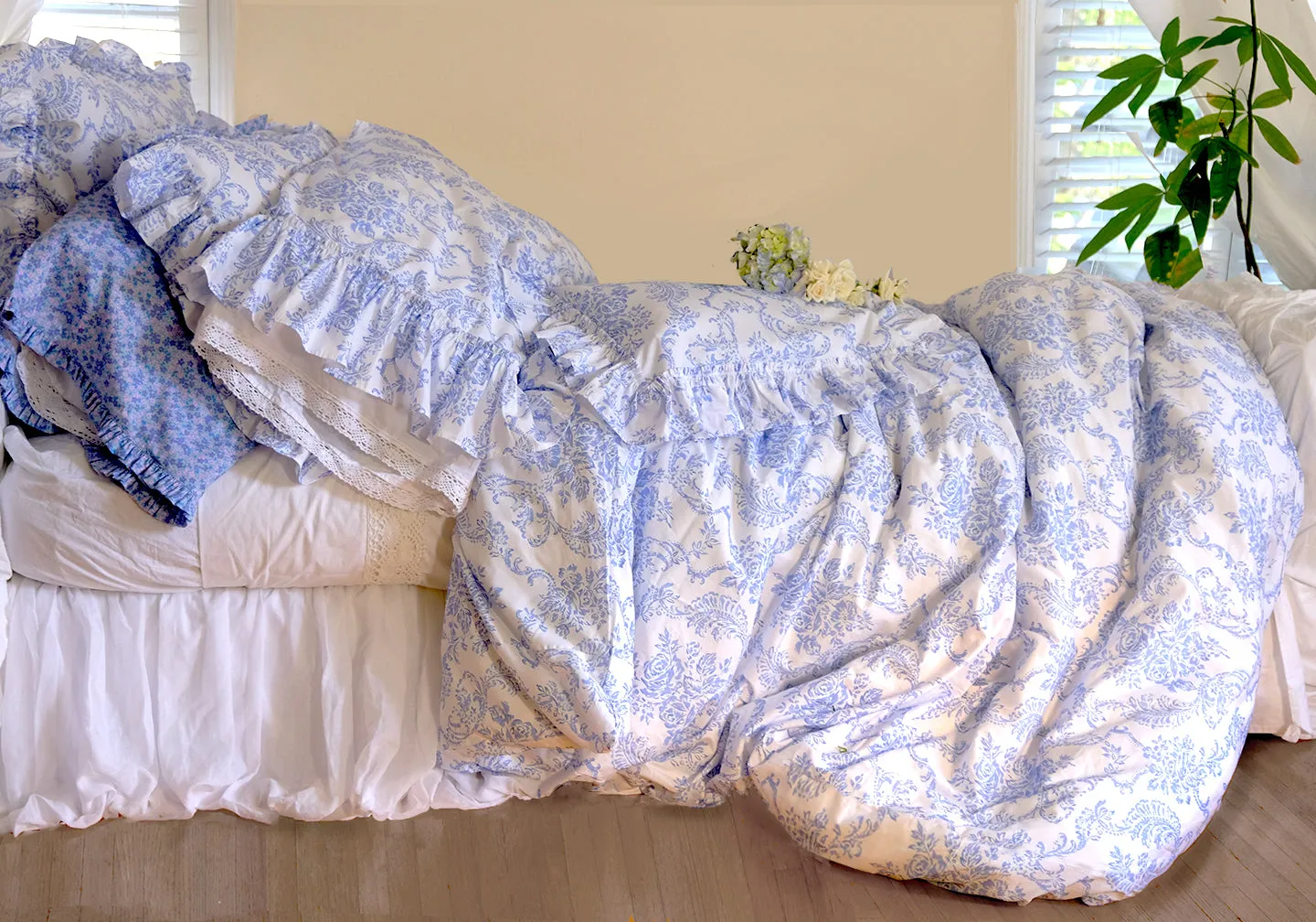 Trellis Damask Bedding - Teacup Blue