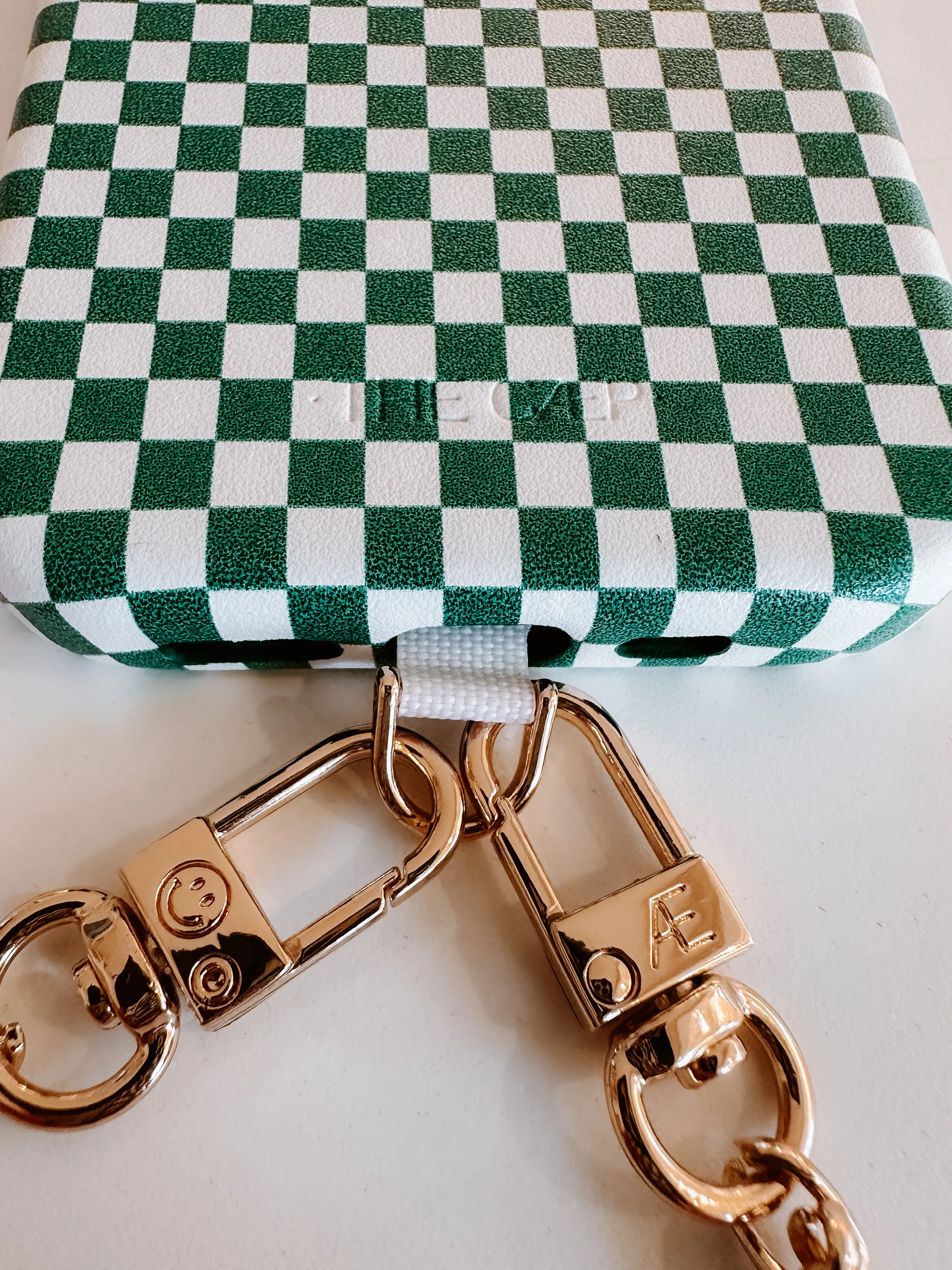 Universal Phone Hitch   Goldi Wristlet