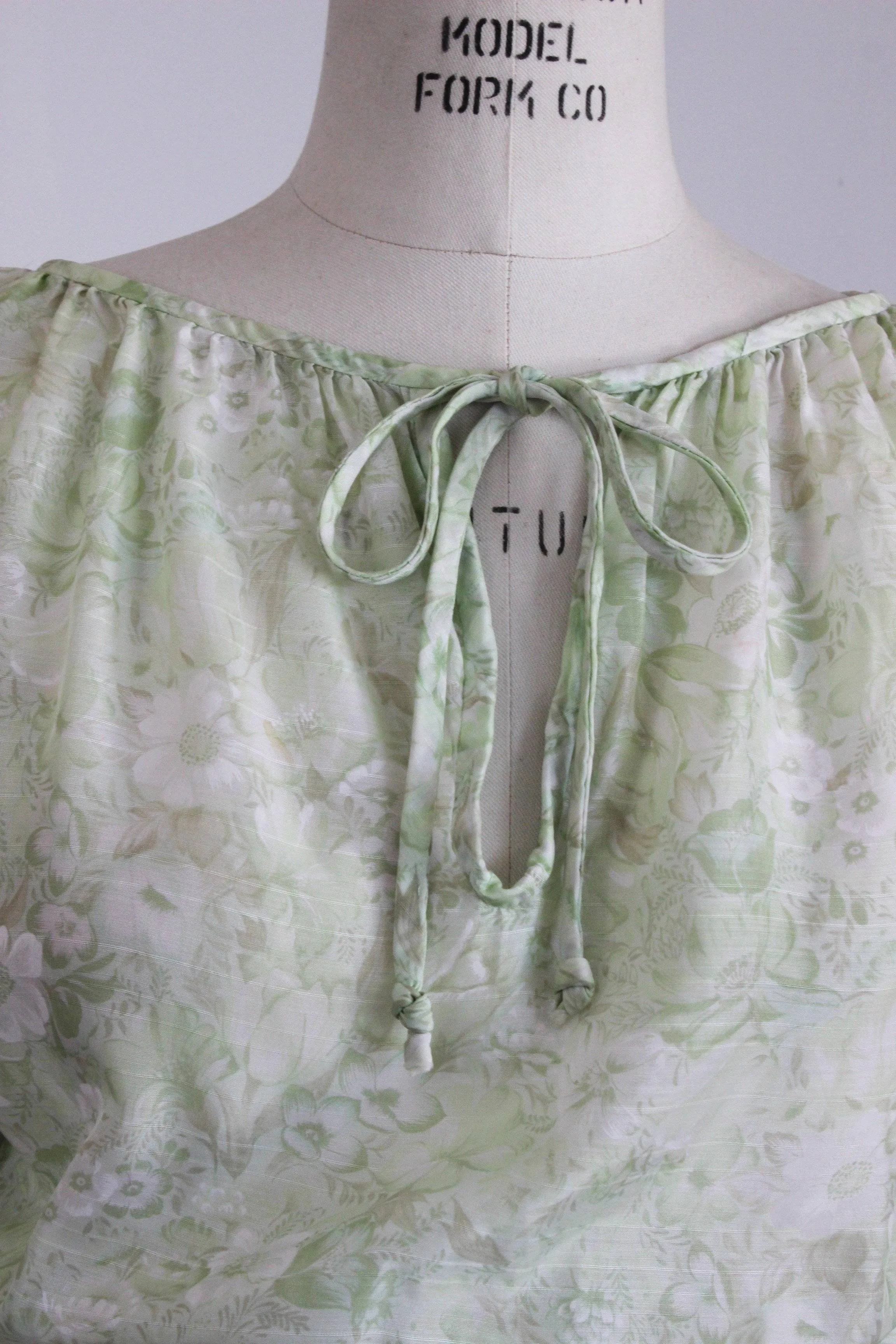 Vintage 1970s Green Floral Boho Dress