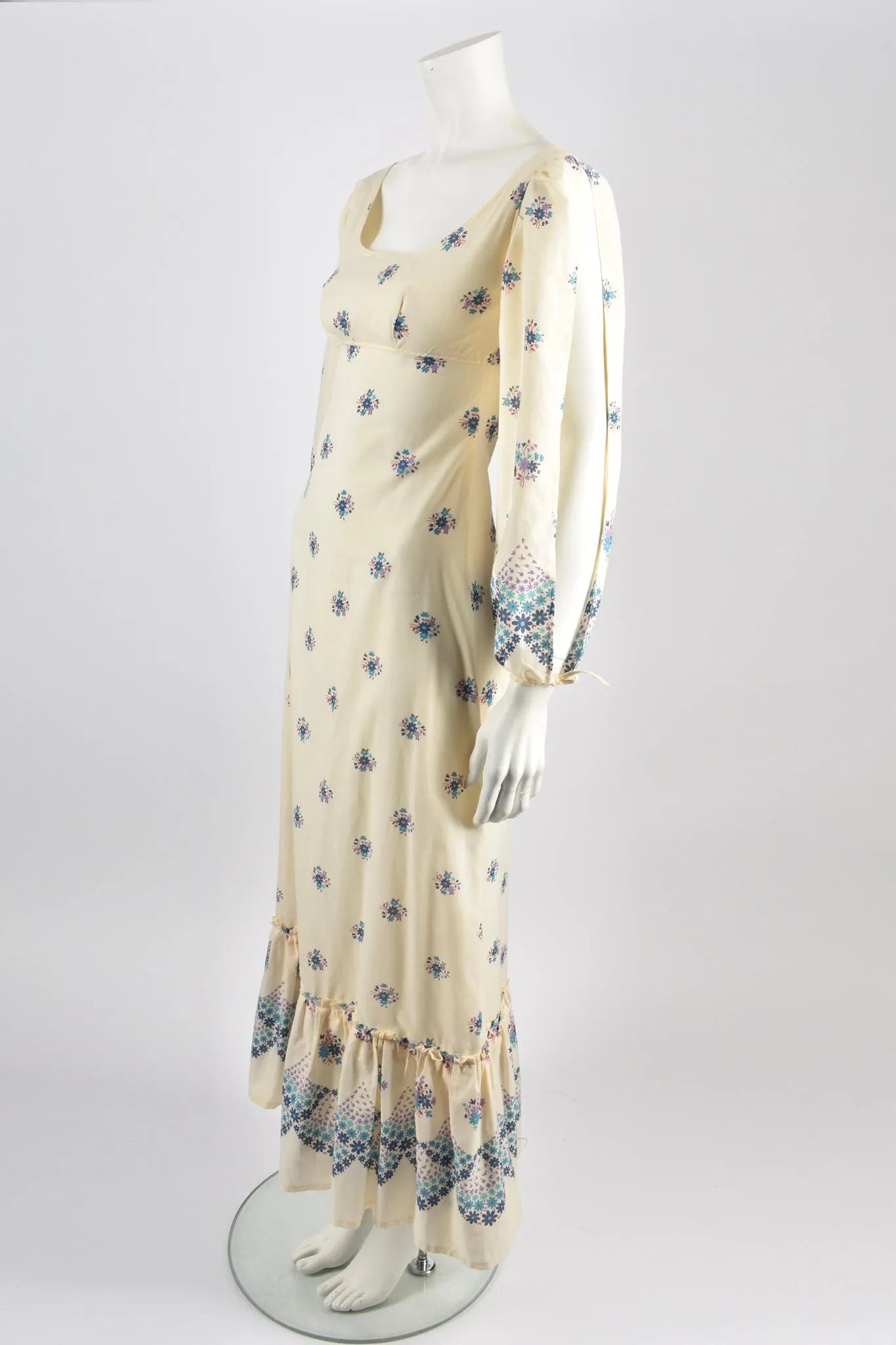 VINTAGE handmade 1970s romantic dress / XXS-XS